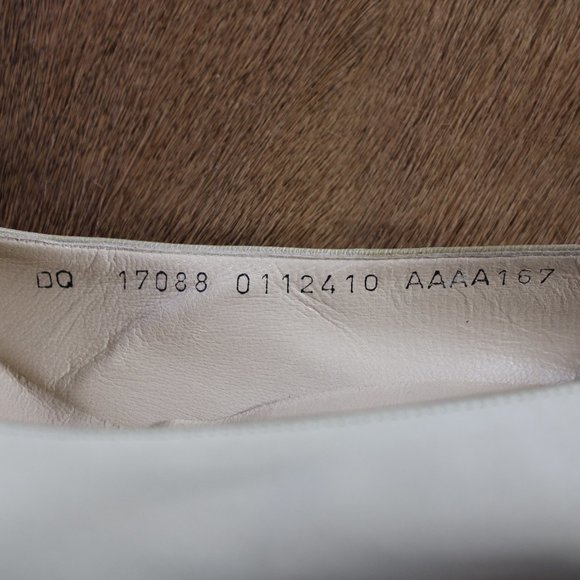 Salvatore Ferragamo Made in Italy Cream Classic Leather Pump, Size 10 - Picture 9 of 9